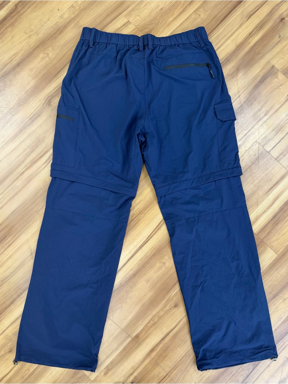 103: Women’s Navy Zip-Off Cargo Joggers - Size 16 - Picture 2 of 5